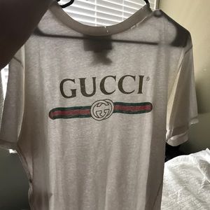 gucci distressed logo t shirt